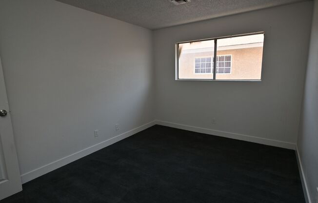 2 beds, 1 bath, $1,200