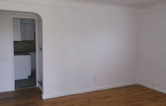 3 beds, 1 bath, $1,300