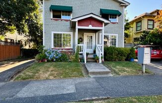 Renovated 3 Bed, 1.5 Bath Townhouse in Inner NE Portland Triplex