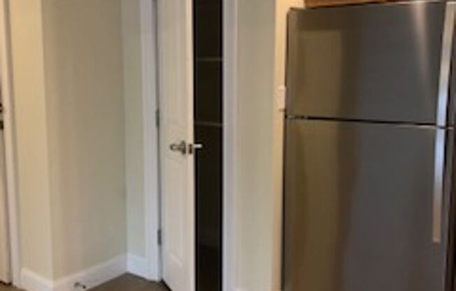 2 beds, 1 bath, 1,054 sqft, $2,900, Unit 60-302