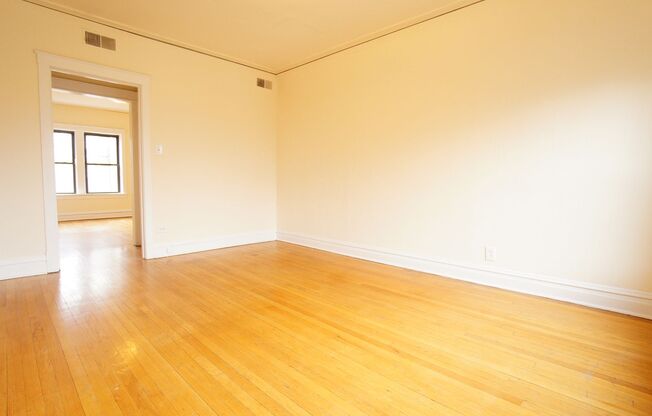 1 bed, 1 bath, 676 sqft, $1,795, Unit 2520-2N