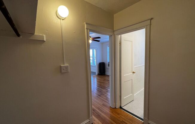 Studio, 1 bath, 400 sqft, $875, Unit 710