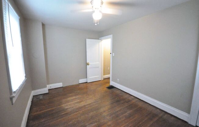 3 beds, 1 bath, $1,650, Unit 385