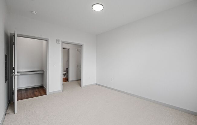 2 beds, 2 baths, 1,087 sqft, $2,095, Unit 430