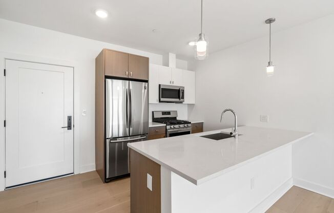 1 bed, 1 bath, 646 sqft, $2,975, Unit PH506