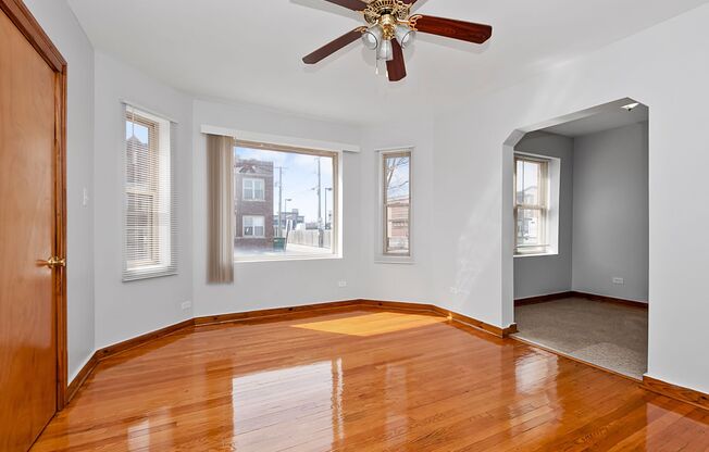 4736-4742 W 65th MOBILITY ZONE