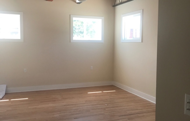2707 - 2715 W Broad Street