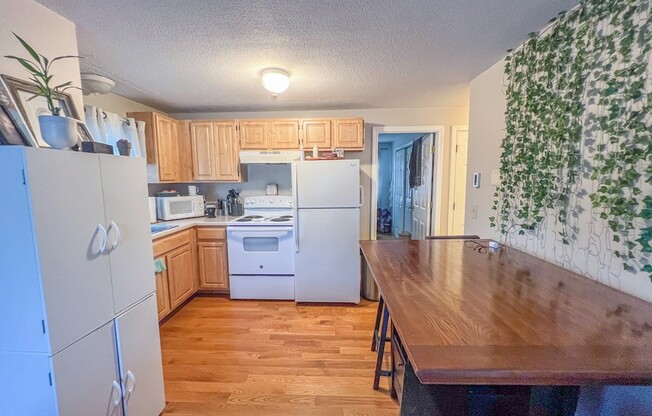 1 bed, 1 bath, 600 sqft, $2,080, Unit 2