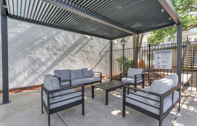 2 beds, 1 bath, 880 sqft, $1,750, Unit 221