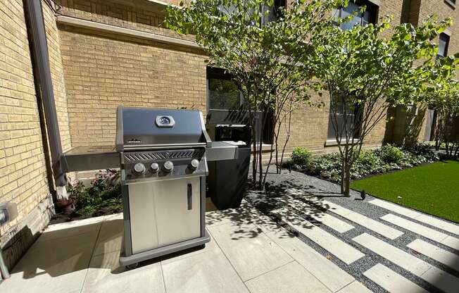Wilson Court Courtyard Grill (2)