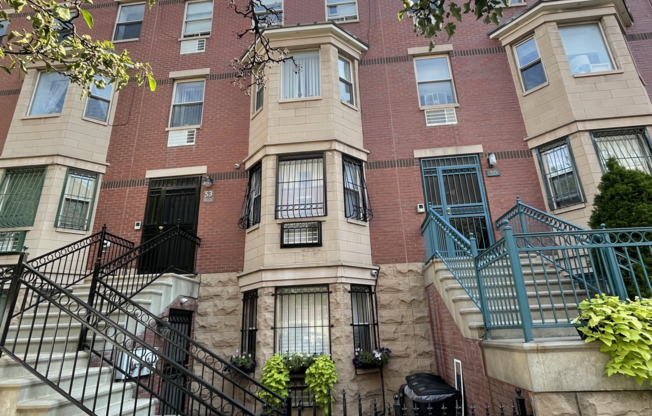 65 E 117 ST