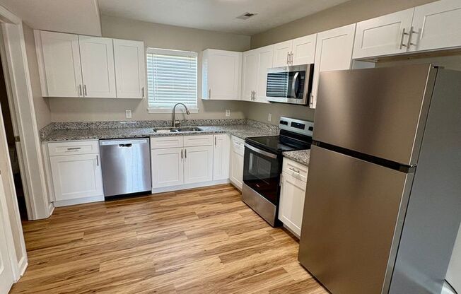 2 beds, 1.5 baths, 900 sqft, $1,095, Unit 652 09