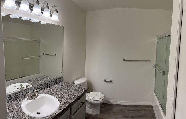 2 beds, 2 baths, 1,018 sqft, $1,550, Unit 354-2013