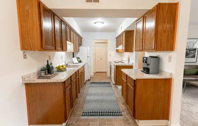 Well Equipped Kitchen at Candlewyck Apartments, Kalamazoo, MI, 49001