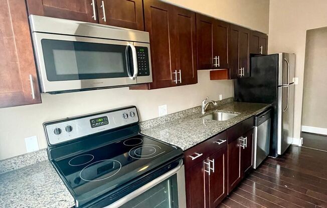 2 beds, 1 bath, 1,100 sqft, $1,750, Unit B3