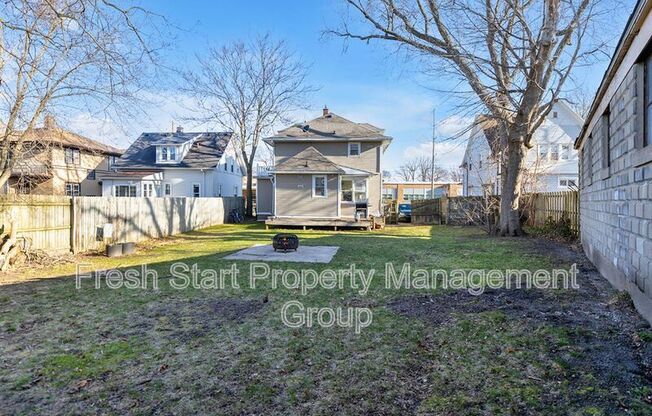312 PALMER ST NE