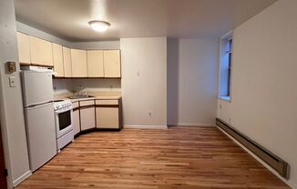 1 bed, 1 bath, $950, Unit D