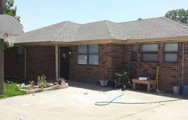 3905 COUNTRY MDWS CIR