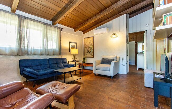 Temporary, Furnished Rental!