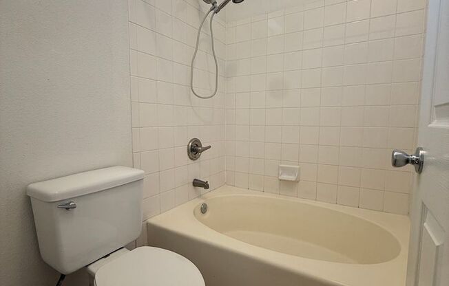 2 beds, 2.5 baths, $1,900, Unit APARTMENT 1271