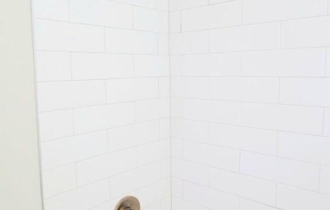 Studio, 1 bath, 395 sqft, $895, Unit 028