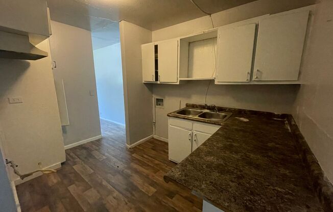 3 beds, 1 bath, $675