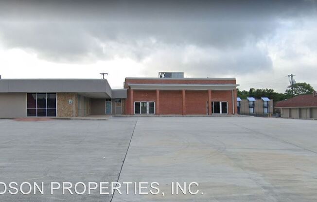 4124 Naco Perrin Blvd