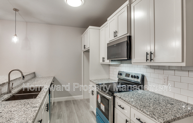 1609 DANIEL ST