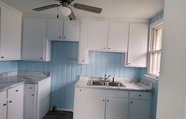 3 beds, 1 bath, $1,250