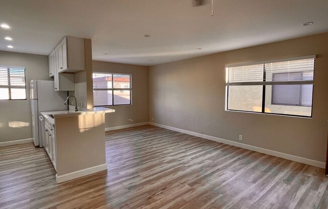 2 beds, 1 bath, $2,395, Unit Unit P