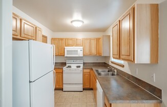 3 beds, 2.5 baths, $2,195, Unit 2319-MT