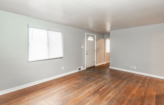 UPDATED 3 BEDROOM BEAUTY IN BETHEL PARK AVAILABLE JUNE 1!!! FEATURING INTEGRAL GARAGE!