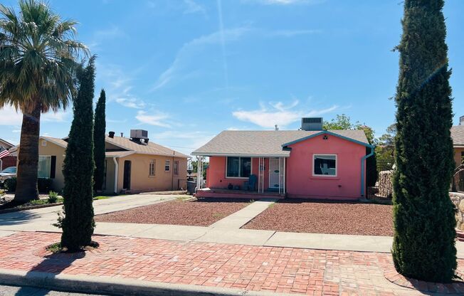 Charming 3 bedroom, 2 bath home in Central El Paso!