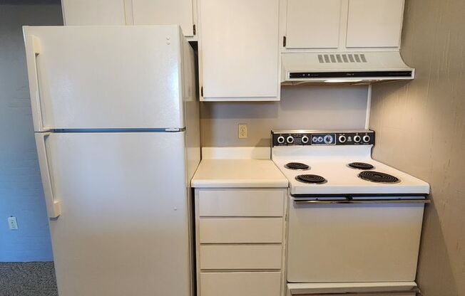 1 bed, 1 bath, $699, Unit #35