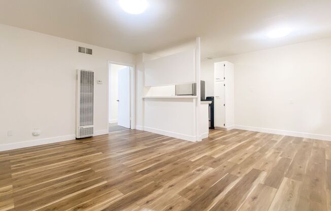 1 bed, 1 bath, $2,095, Unit 01