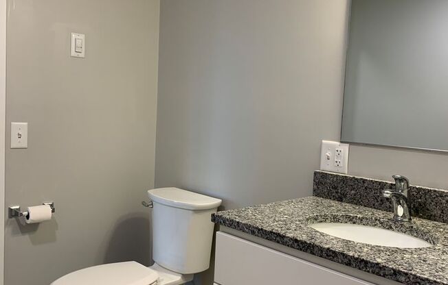 Studio, 1 bath, 420 sqft, $1,550, Unit 404