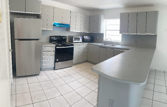 4782 NW FLAGLER TER