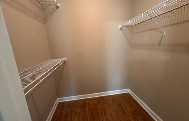 1 bed, 1 bath, 780 sqft, $795, Unit 252-F