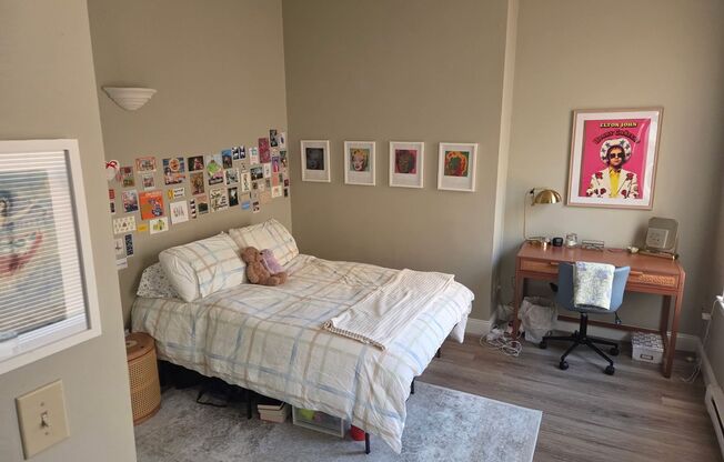 2 beds, 2 baths, $4,400, Unit 7