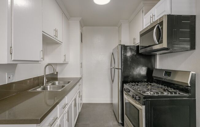 1 bed, 1 bath, 650 sqft, $1,895, Unit 03