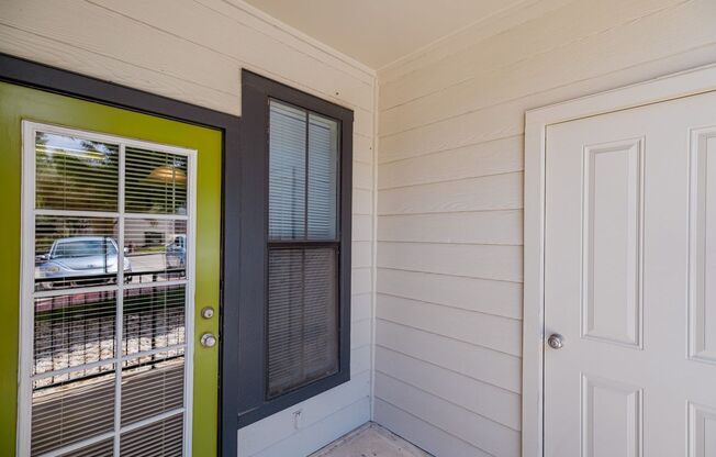 1 bed, 1 bath, 715 sqft, $1,051