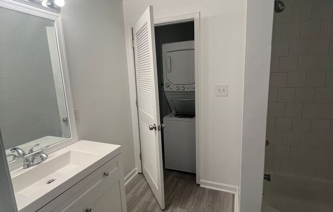 2 beds, 1 bath, 700 sqft, $2,525, Unit 13