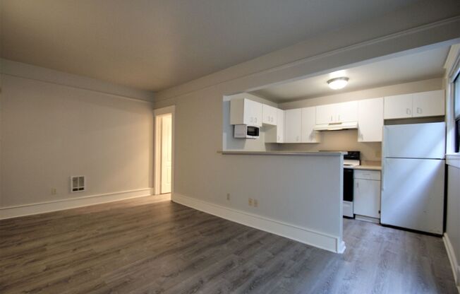 1 bed, 1 bath, 583 sqft, $1,375, Unit 120