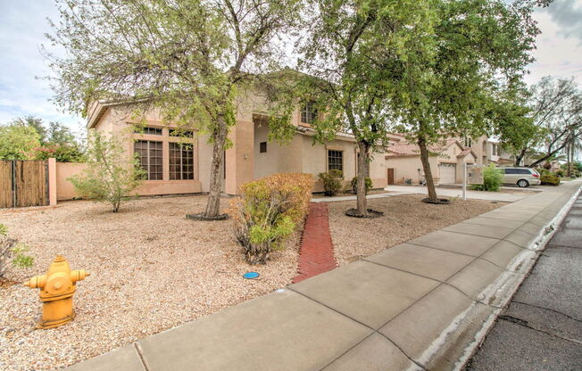 2026 E COUNTY DOWN DR