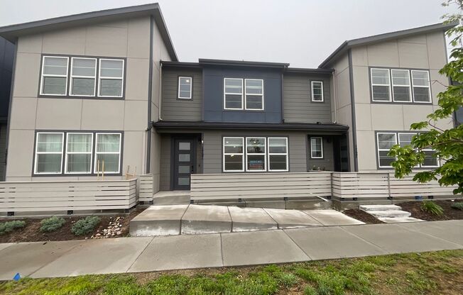 3 Bedroom Townhome Available Near Voyager Pkwy & Interquest Pkwy!