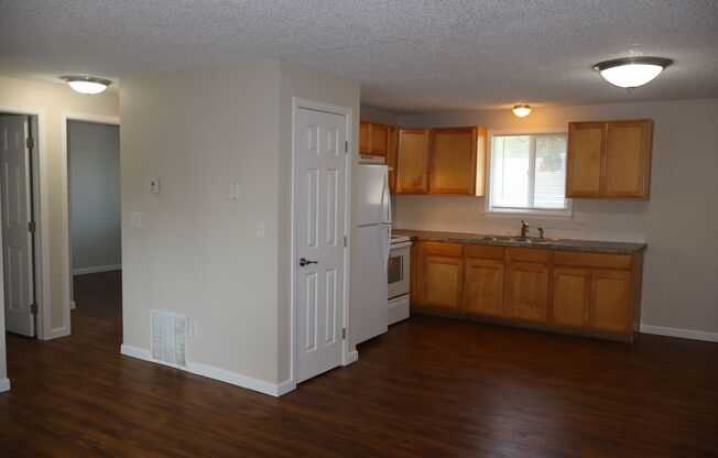 1106 W. 10th St