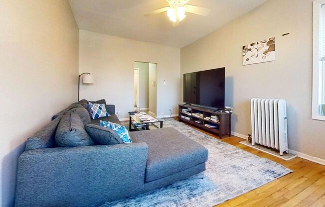 1 bed, 1 bath, 875 sqft, $2,350, Unit 1331 2B