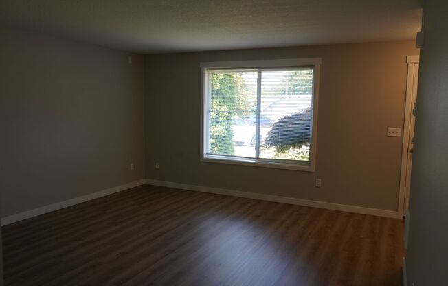 East Vancouver Single Level Home for Lease - 17023 NE 21st St
