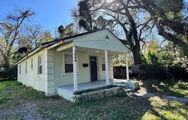 RUDUCED APP FEE & WAIVED MOVE IN FEES- Spacious Home in the Fairfield Neighborhood