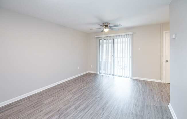 Vacant Living Room at Arbor Pointe at Hillcrest, Little Rock, Arkansas
